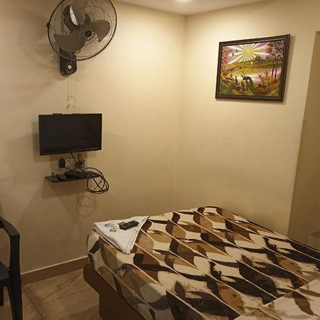 Majestic Inn Thiruvananthapuram Buitenkant foto