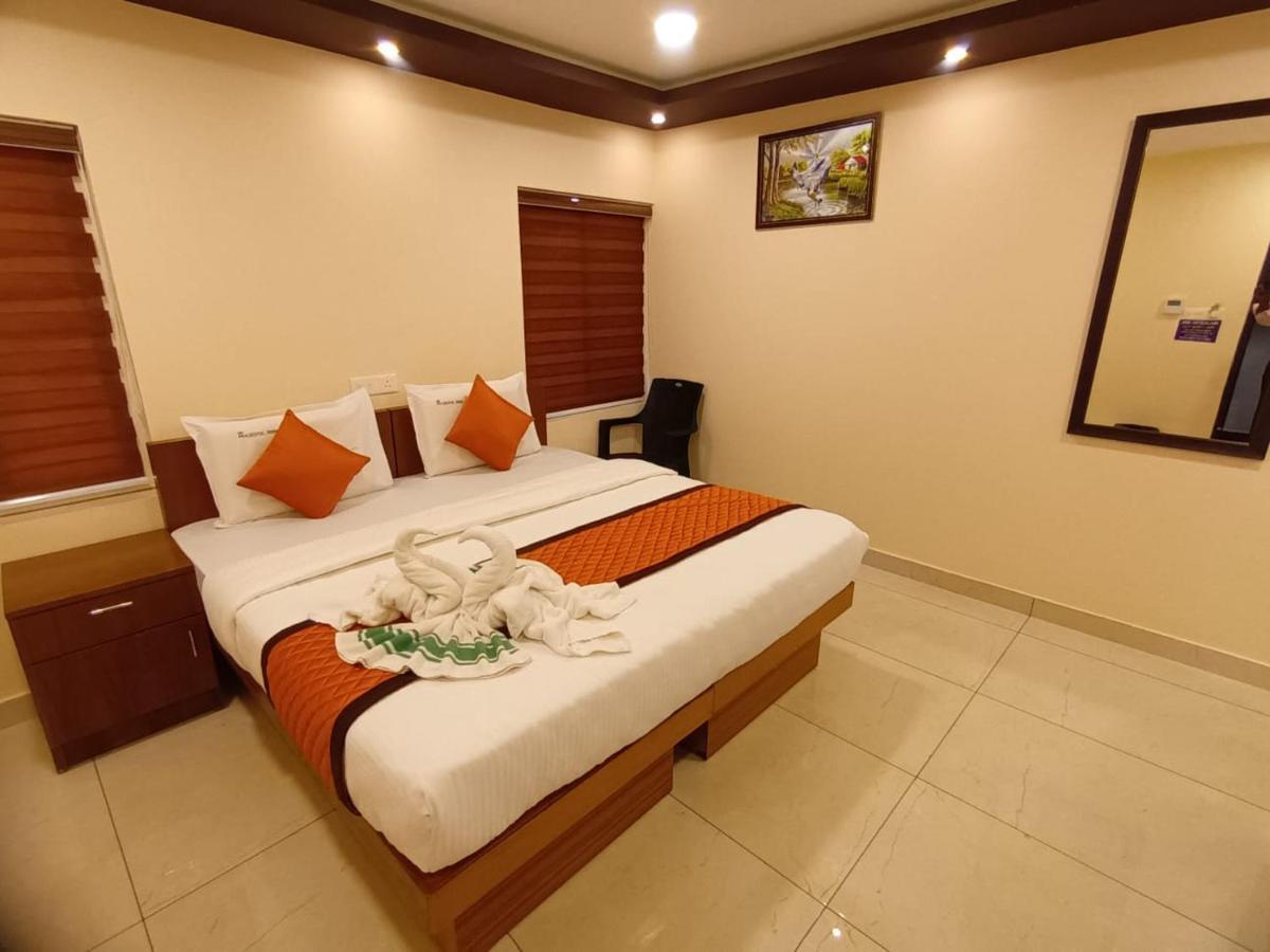 Majestic Inn Thiruvananthapuram Buitenkant foto