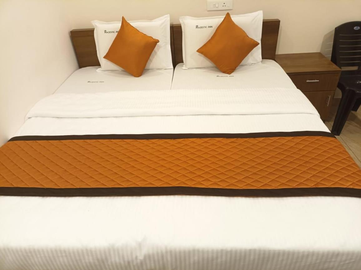 Majestic Inn Thiruvananthapuram Buitenkant foto