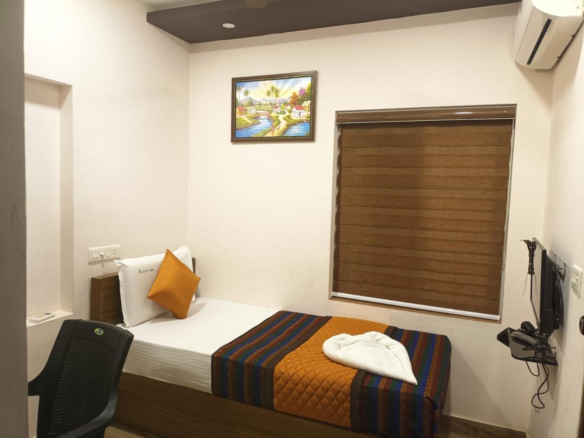 Majestic Inn Thiruvananthapuram Buitenkant foto