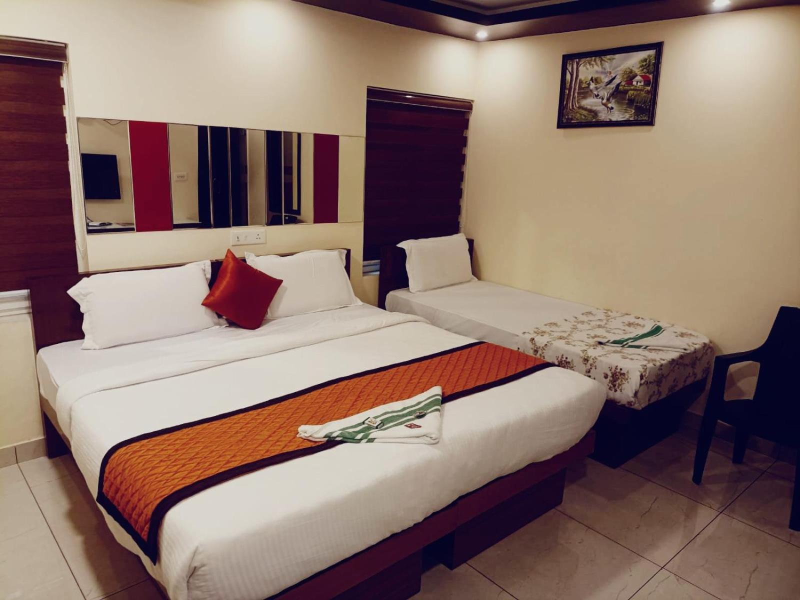 Majestic Inn Thiruvananthapuram Buitenkant foto