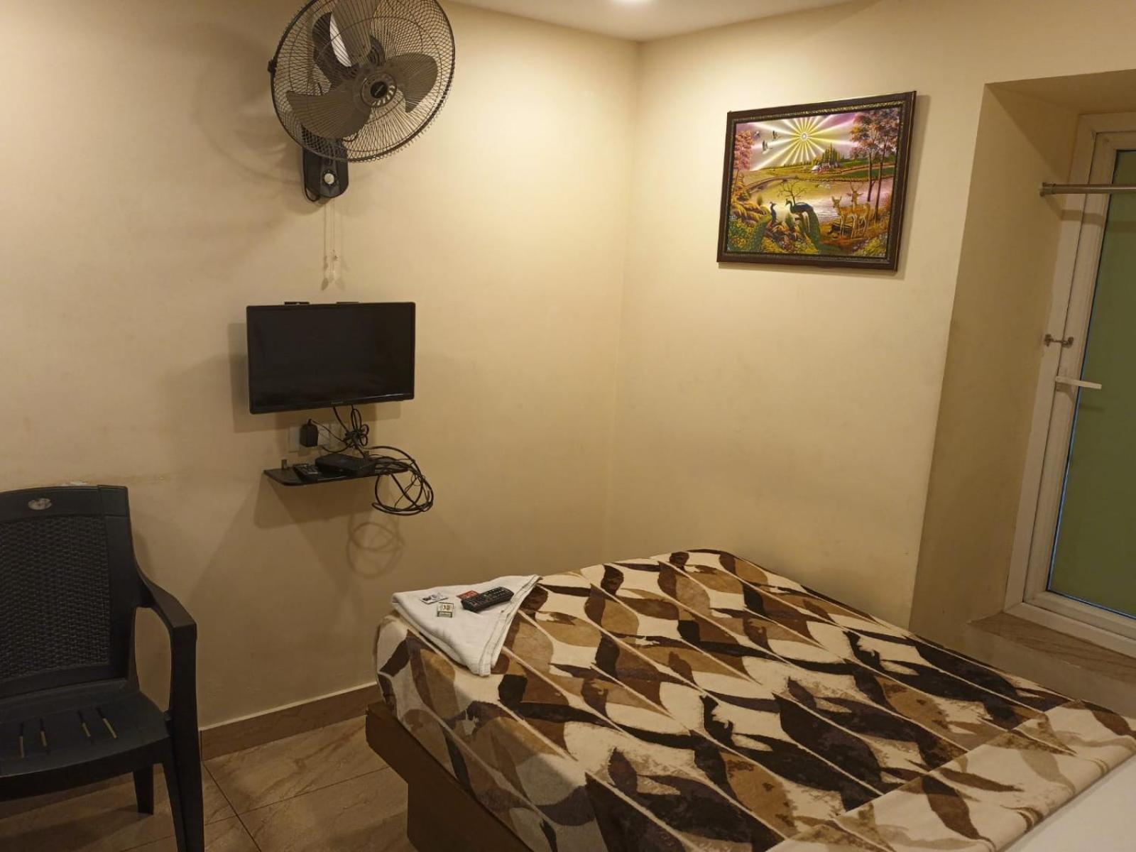 Majestic Inn Thiruvananthapuram Buitenkant foto